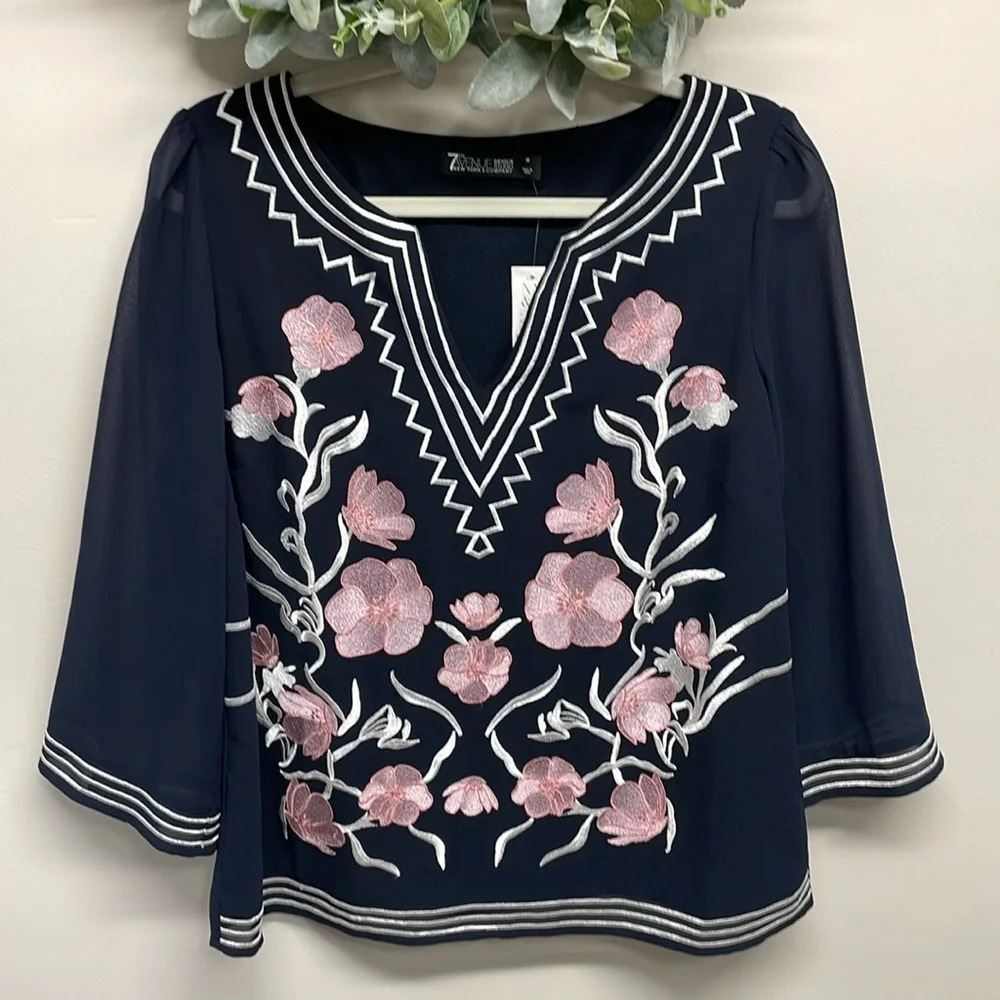 NWT New York & Co 7Th Avenue Navy 3/4 Sleeve Floral Embroidered Blouse M
